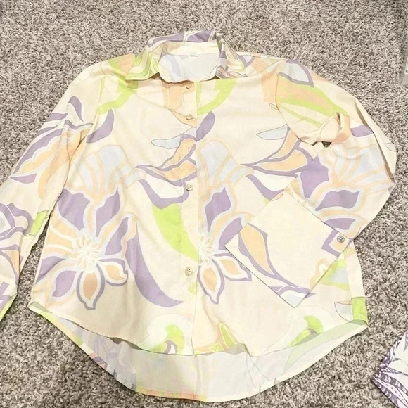 FLORAL Print Shirt - Picture 2 of 12